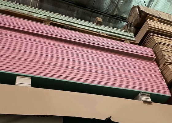 Хорошая цена Штукатурная плита оптового ядра гипса потолка 1220x2440mm доски гипса внутреннего Не-горючего огнезащитная онлайн