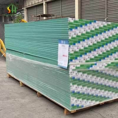 Хорошая цена Квадратный край водонепроницаемый гипсовый потолок 1220x2440 мм Интерьер онлайн