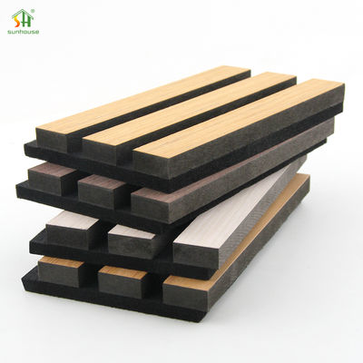 Хорошая цена Customized 550kg/m3 ~ 880kg/m3 Density Black MDF+Polyester Fiber Acoustic Slat Wall Panel with More than 5 Years Warranty онлайн